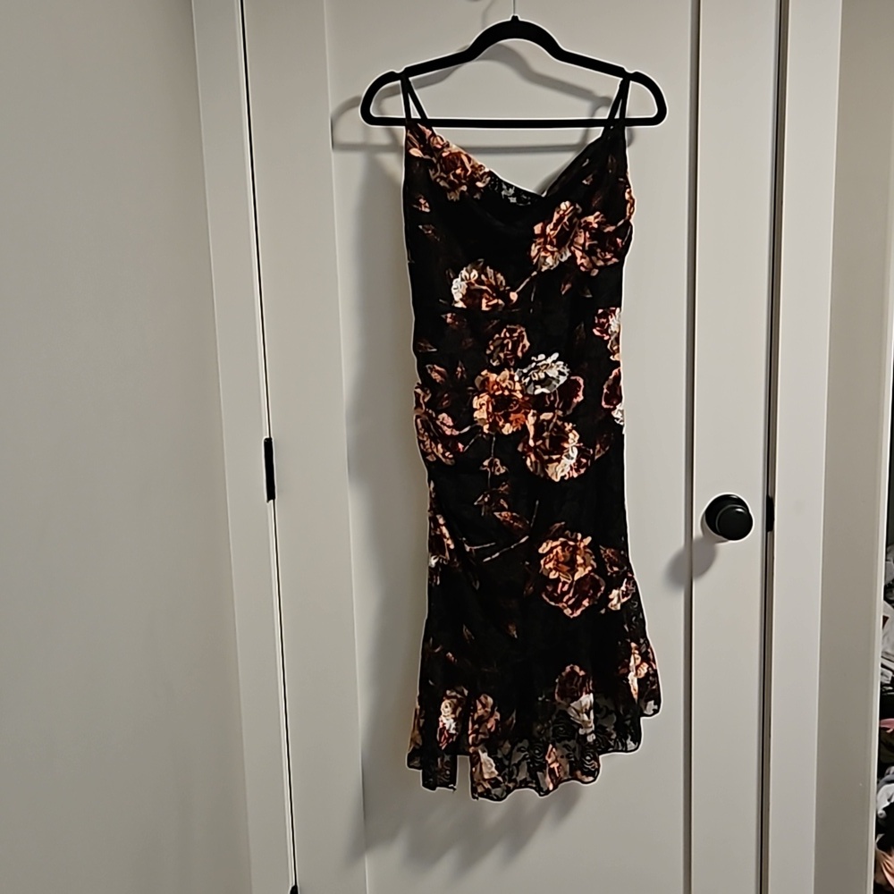 Le chateau dress size s